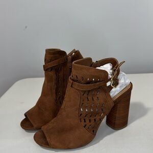 Madden Girl Booties Brown Addyy in Size‎ 9.5 GUC
